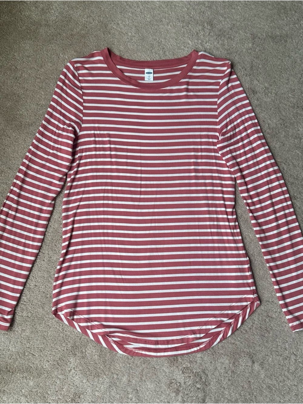 Old Navy Luxe Curved-Hem Crew-Neck Long-Sleeve Striped Tee in Rose and White